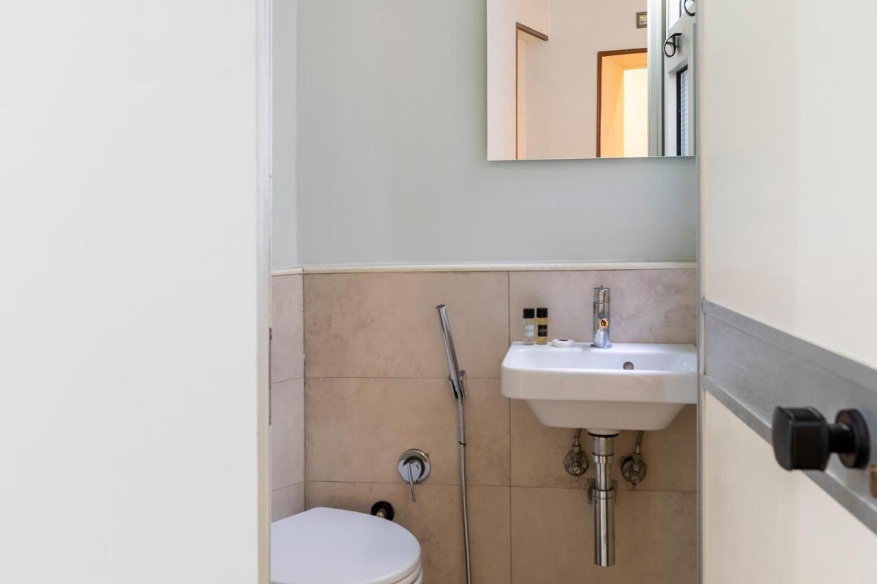 Deza Casa Vacanze Nazionale Joy Rome Exterior photo